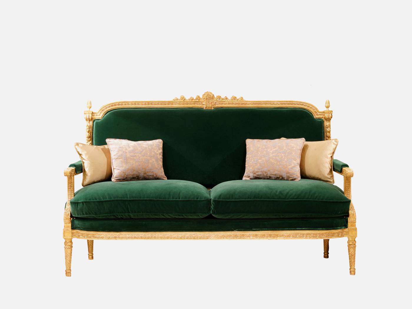ART. 756-2 – The elegance of luxury classic Sofas made in Italy by C.G. Capelletti.
