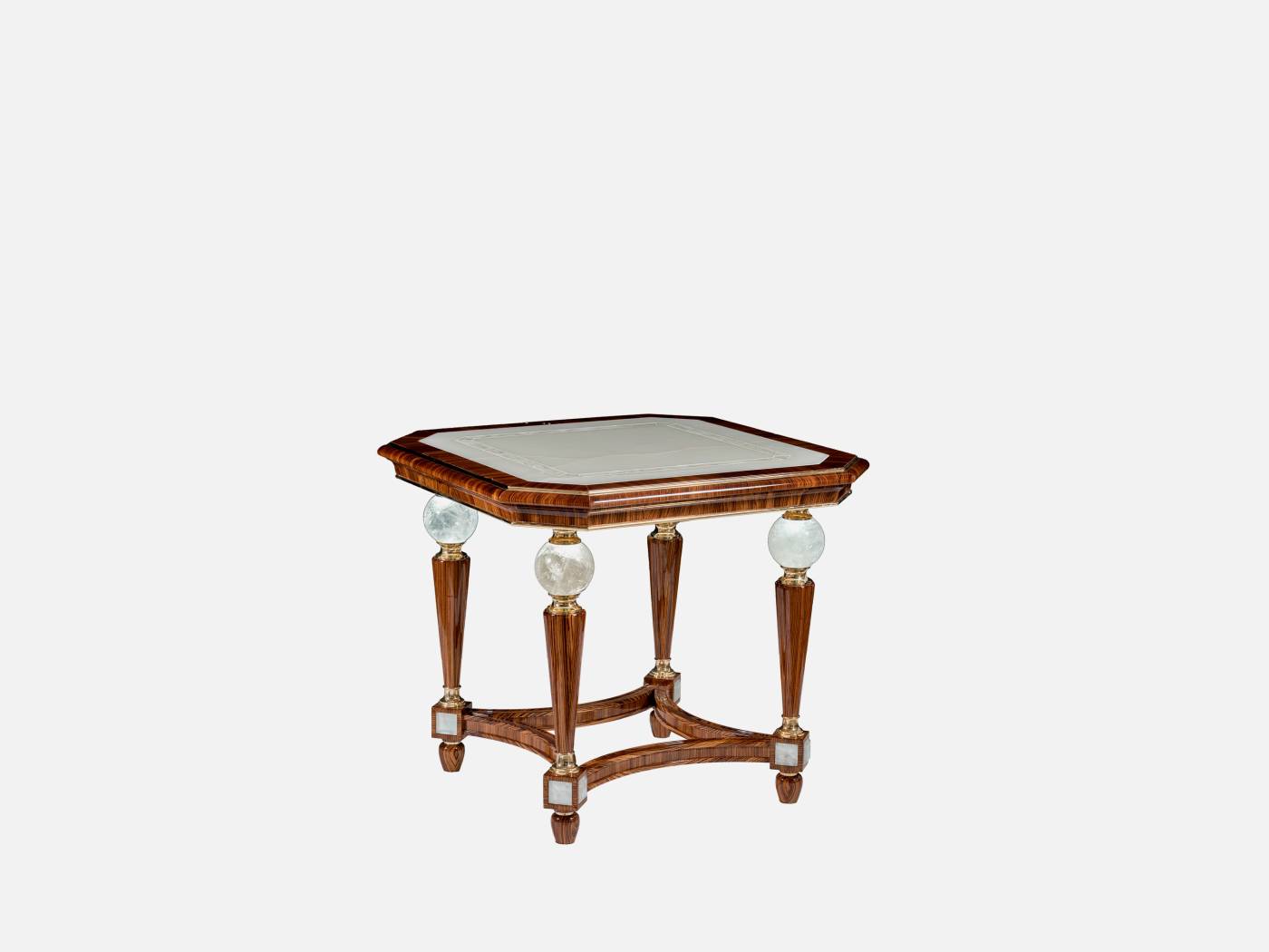 ART. 2077 - Ambienti sofisticati con Tavolini di lusso C.G. Capelletti in stile classico italiano.