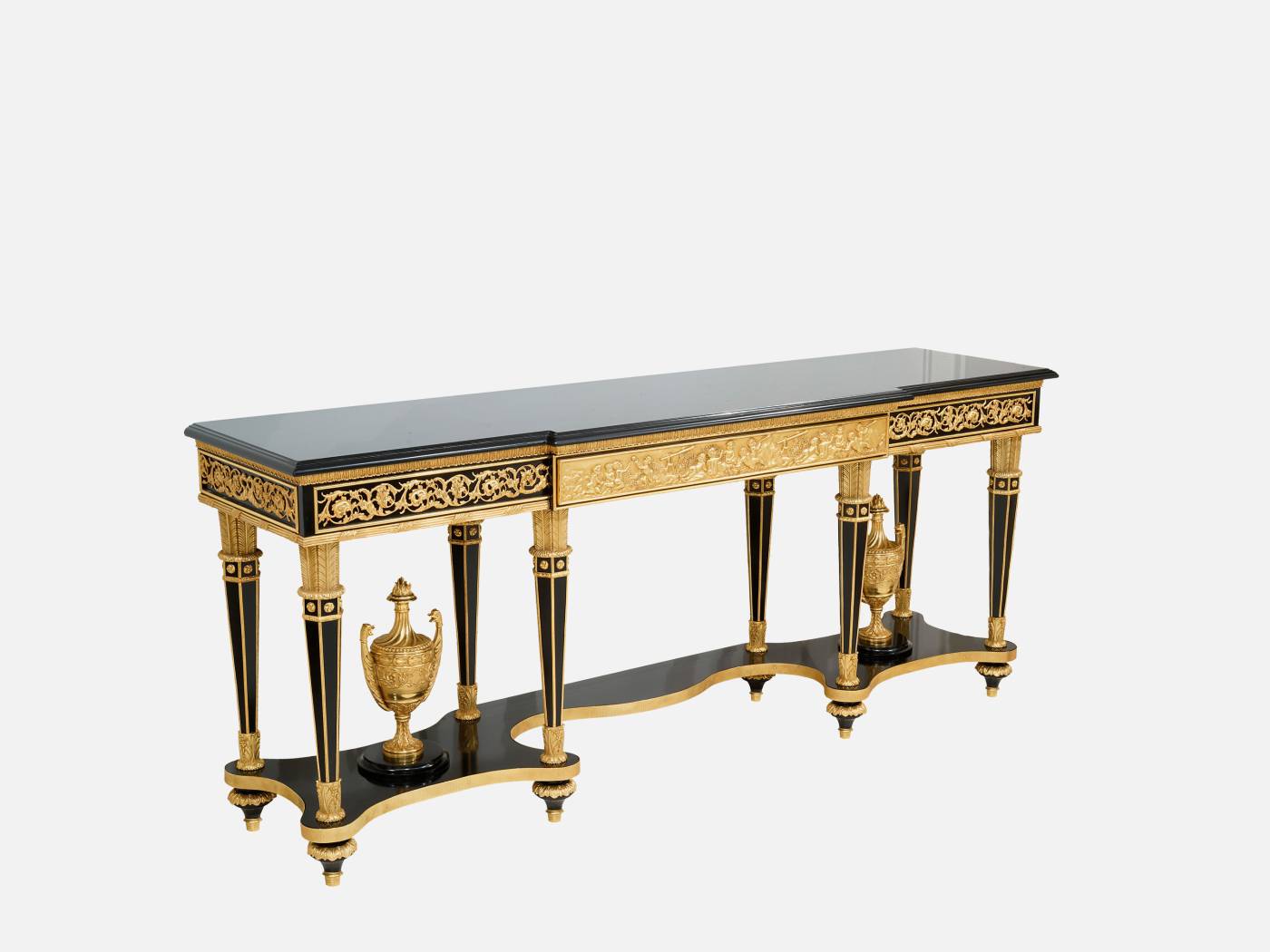 ART. 2208 – C.G. Capelletti Italian Luxury Classic Console. Transform your space with sophisticated made in italy classic interior design.
