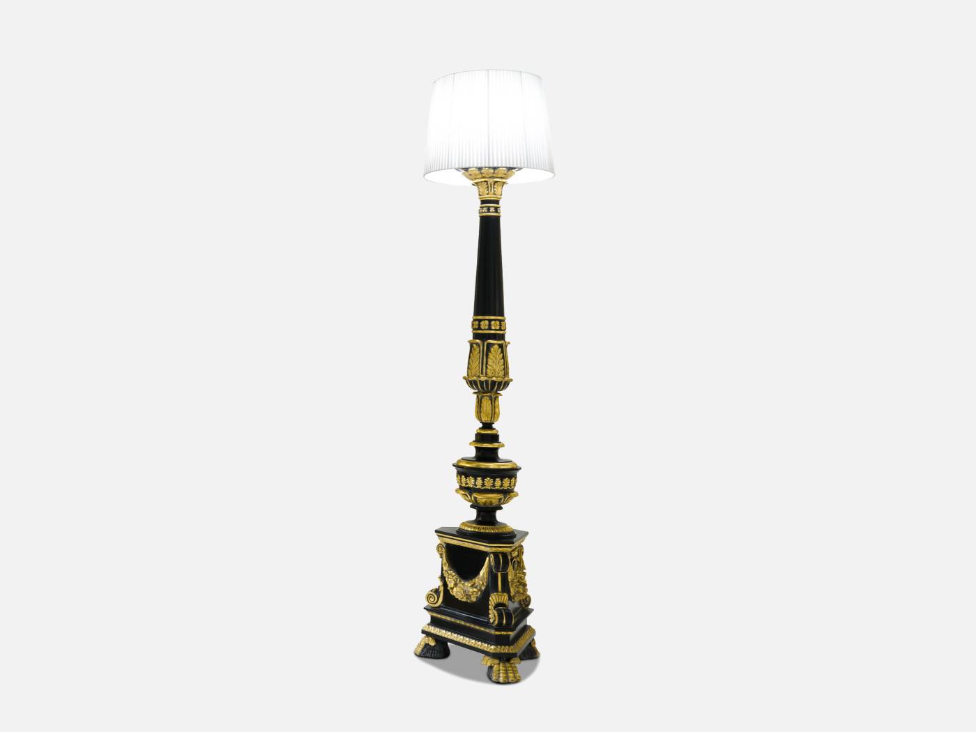 ART. 2132 – Discover the elegance of luxury classic Lighting made in Italy by C.G. Capelletti. Luxury classic furniture that combines style and craftsmanship.