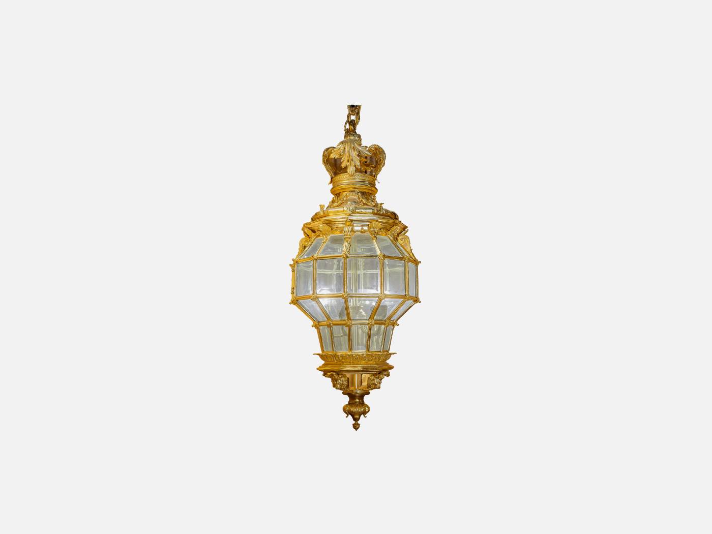 ART. 823 – Discover the elegance of luxury classic Lighting made in Italy by C.G. Capelletti. Luxury classic furniture that combines style and craftsmanship.