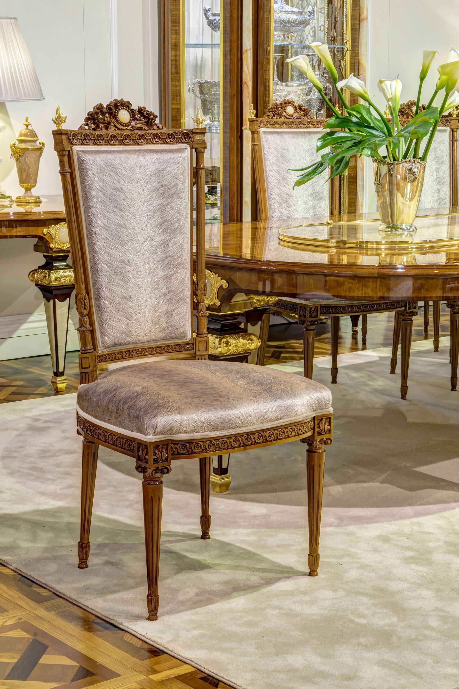 ART. 2069 – The elegance of luxury classic Chairs made in Italy by C.G. Capelletti.