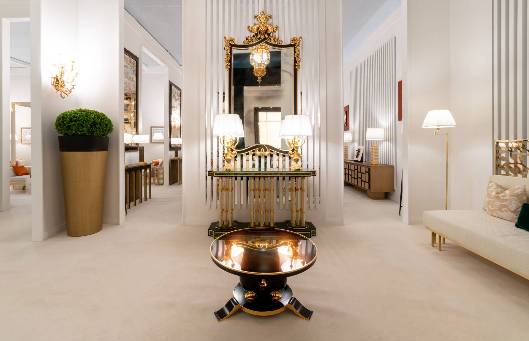 cg-capelletti-italian-luxury-furniture-entrance-3