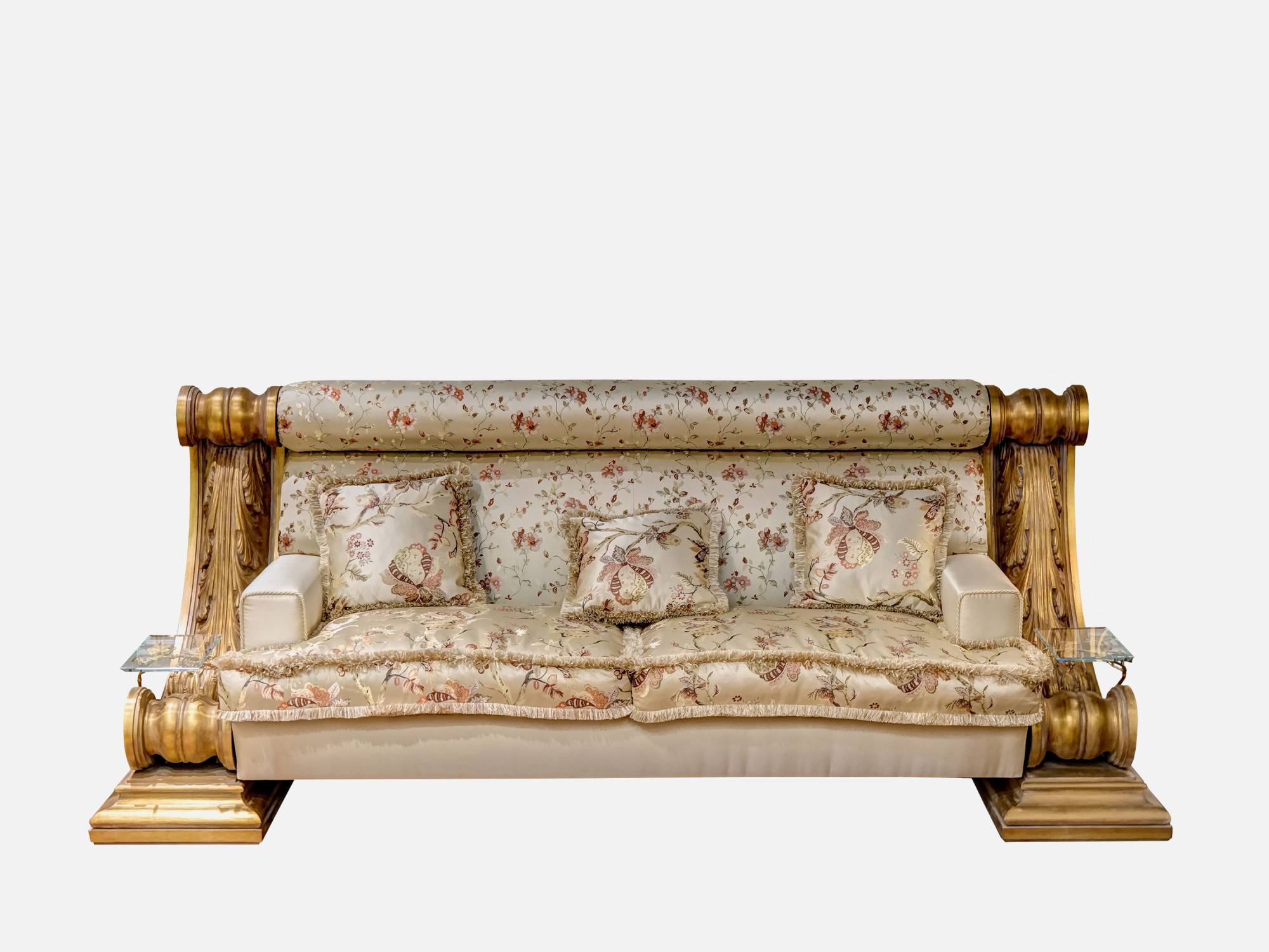 ART. 2087 – The elegance of luxury classic Sofas made in Italy by C.G. Capelletti.