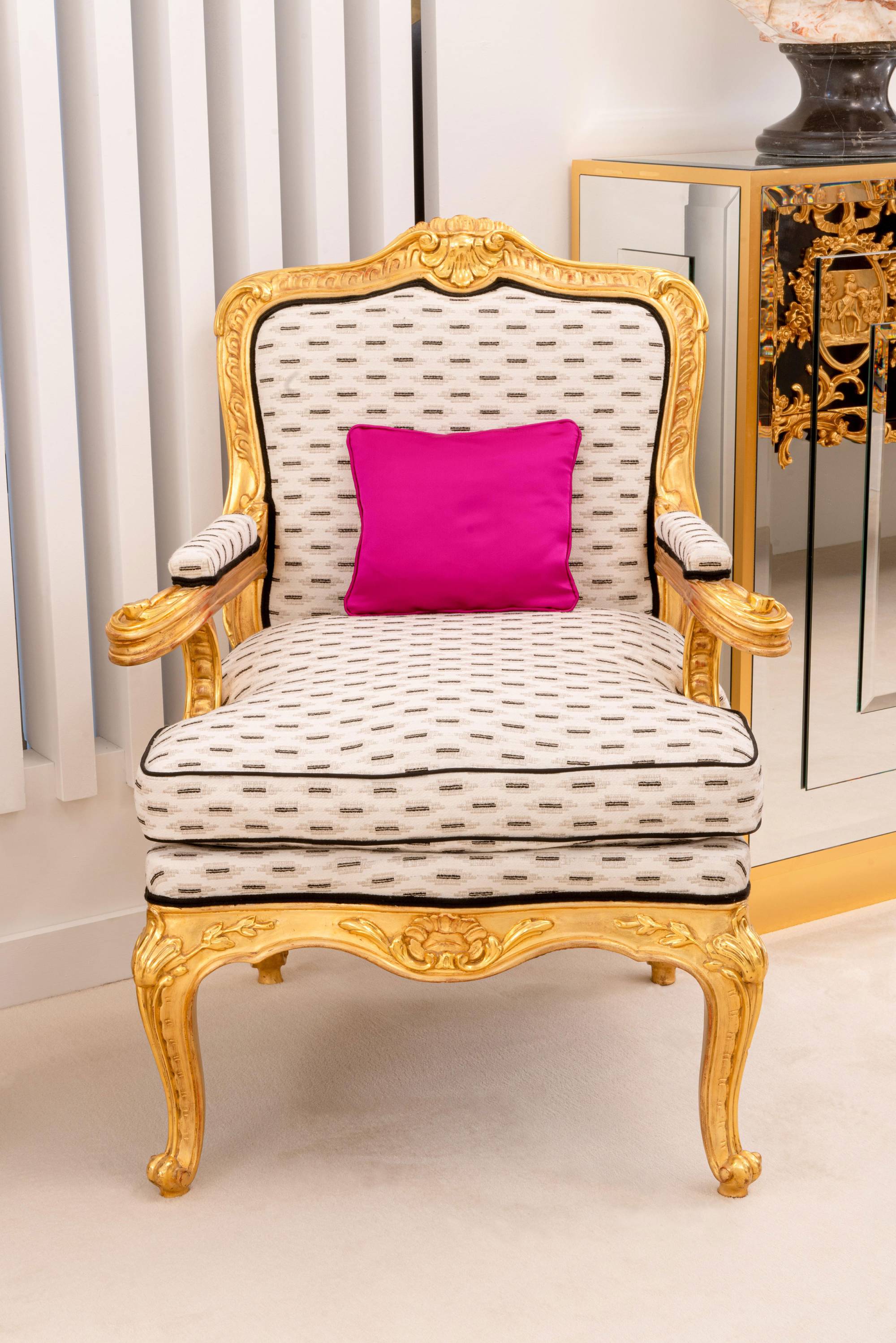 ART. 757 - Poltrone di lusso in stile classico made in Italy. Design di interni italiano C.G. Capelletti