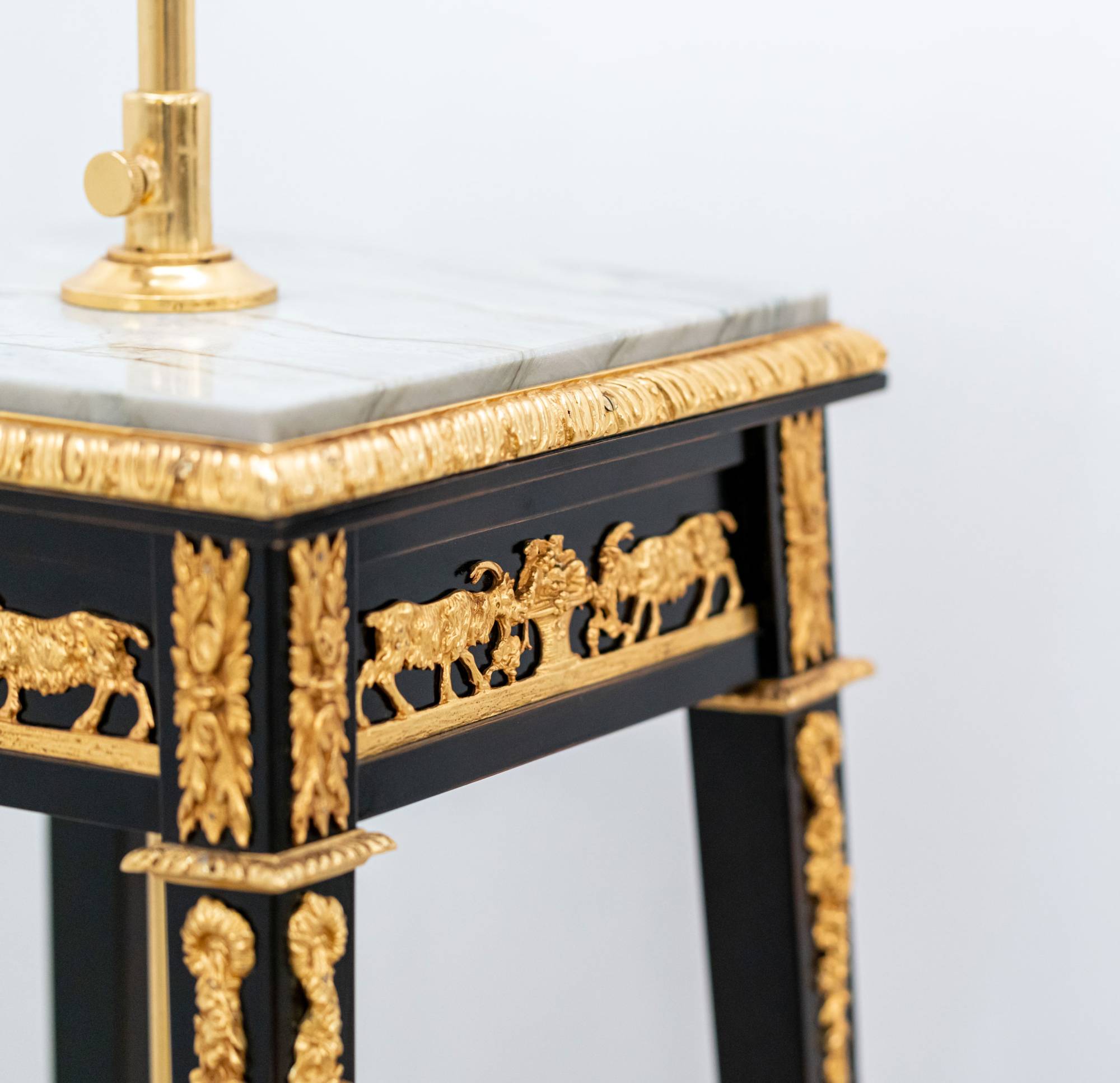 ART. 583-19 – The elegance of luxury classic Colums made in Italy by C.G. Capelletti.