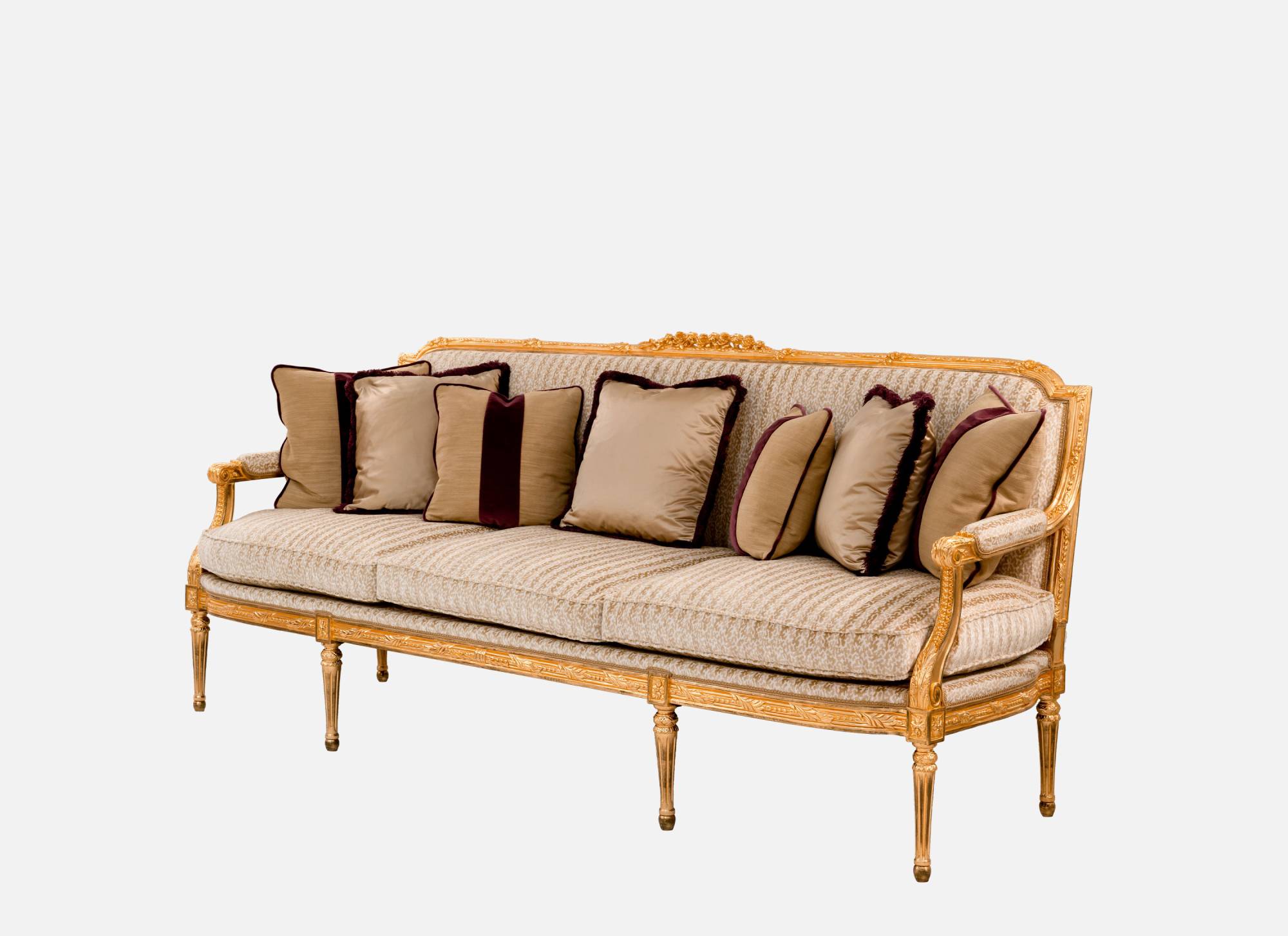 ART. 1049-3 – Discover the elegance of luxury classic Sofas made in Italy by C.G. Capelletti. Luxury classic furniture that combines style and craftsmanship.