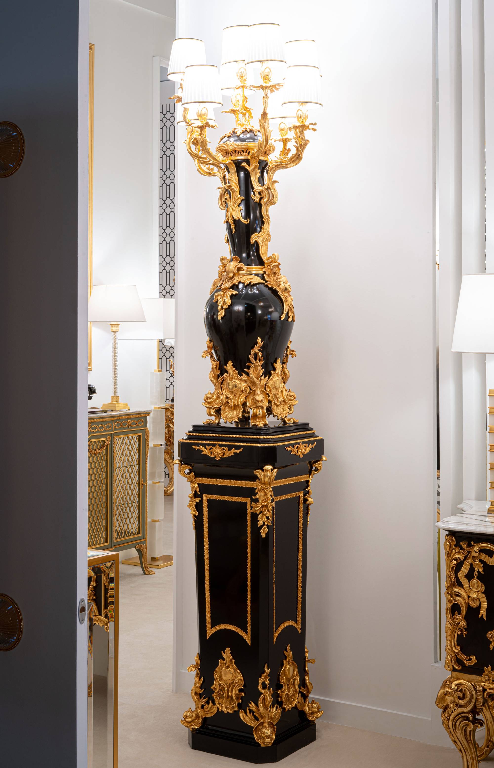 ART.1030 - Illuminazione di lusso in stile contemporaneo made in Italy. Arredamento di lusso italiano C.G. Capelletti