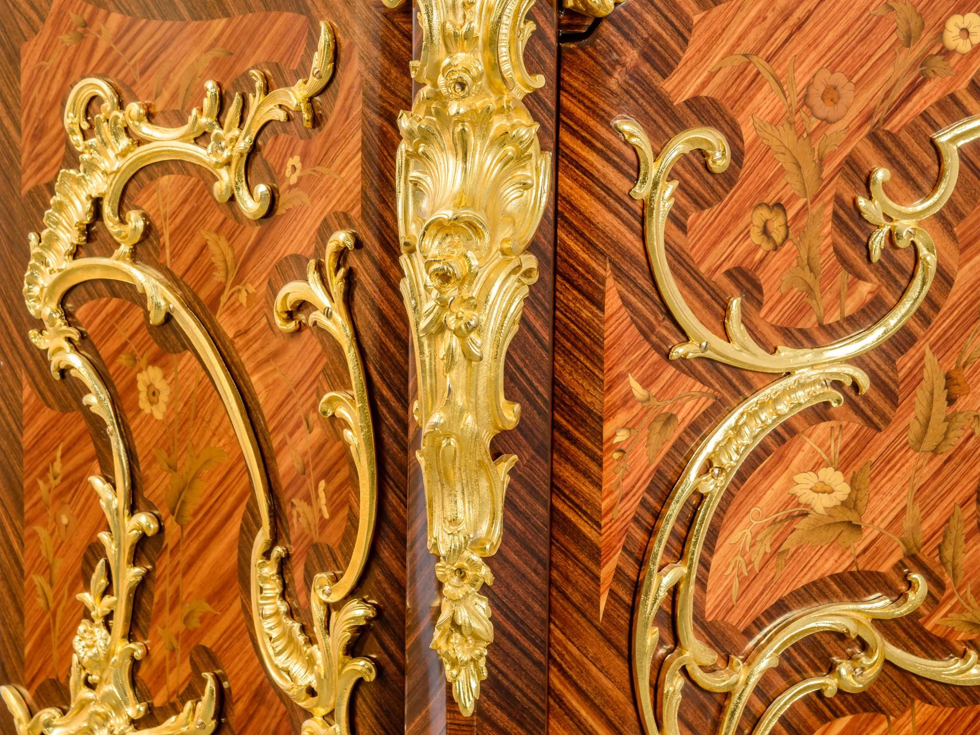 ART. 998 – The elegance of luxury classic Sideboards made in Italy by C.G. Capelletti.