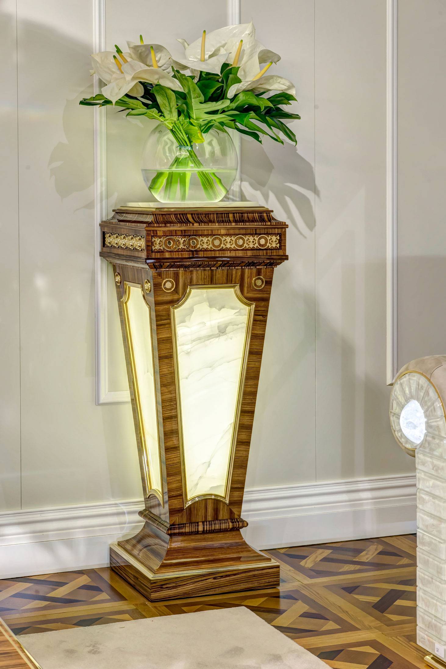 ART. 2080 – The elegance of luxury classic Colums made in Italy by C.G. Capelletti.