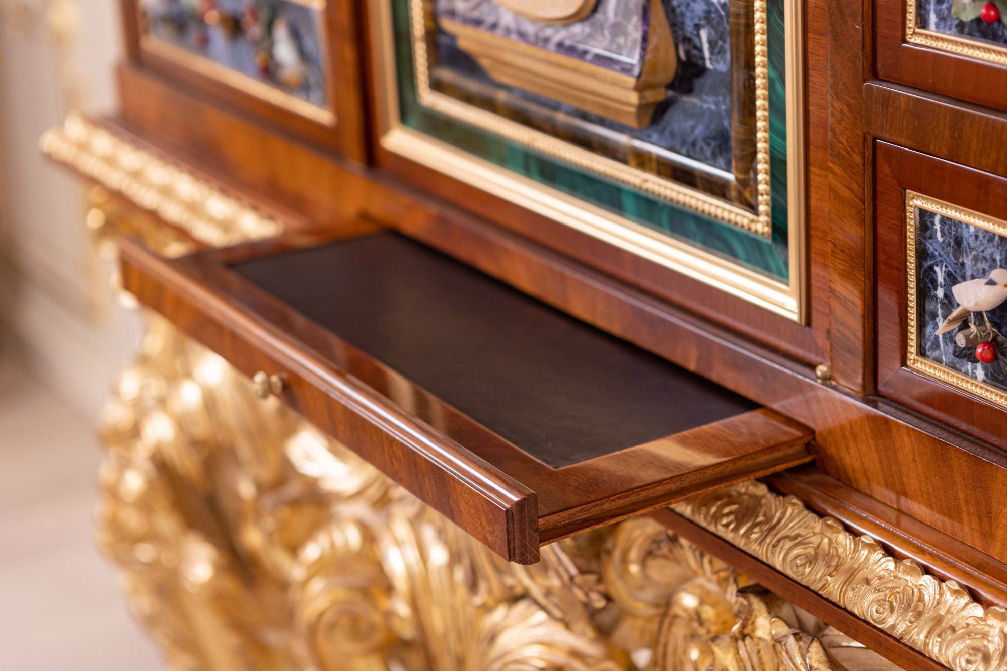 ART. 1014-2 - Ambienti con Masterpieces di lusso C.G. Capelletti in stile classico italiano