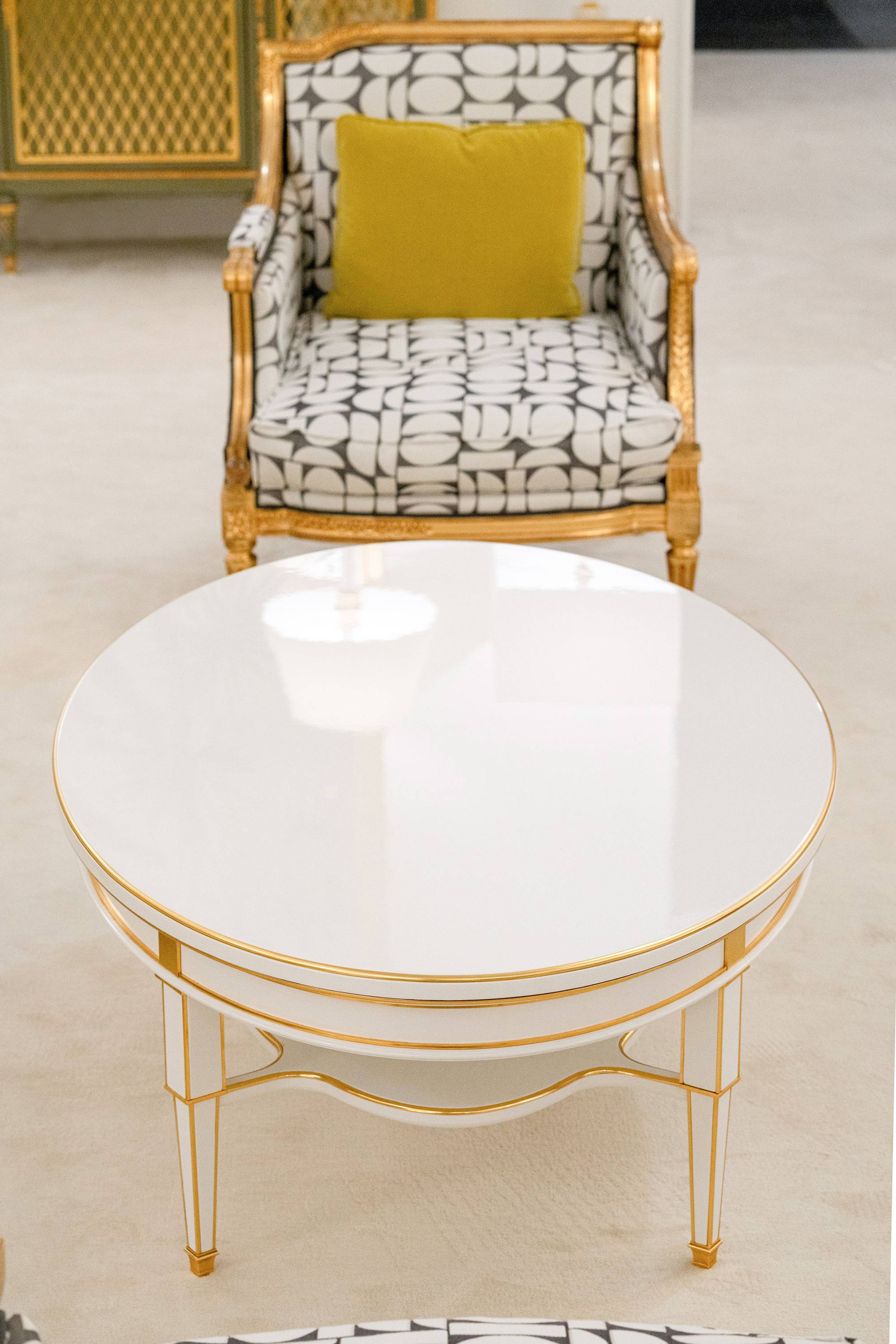 ART. 2219 - Tavolini di lusso in stile contemporaneo made in Italy. Arredamento di lusso italiano C.G. Capelletti