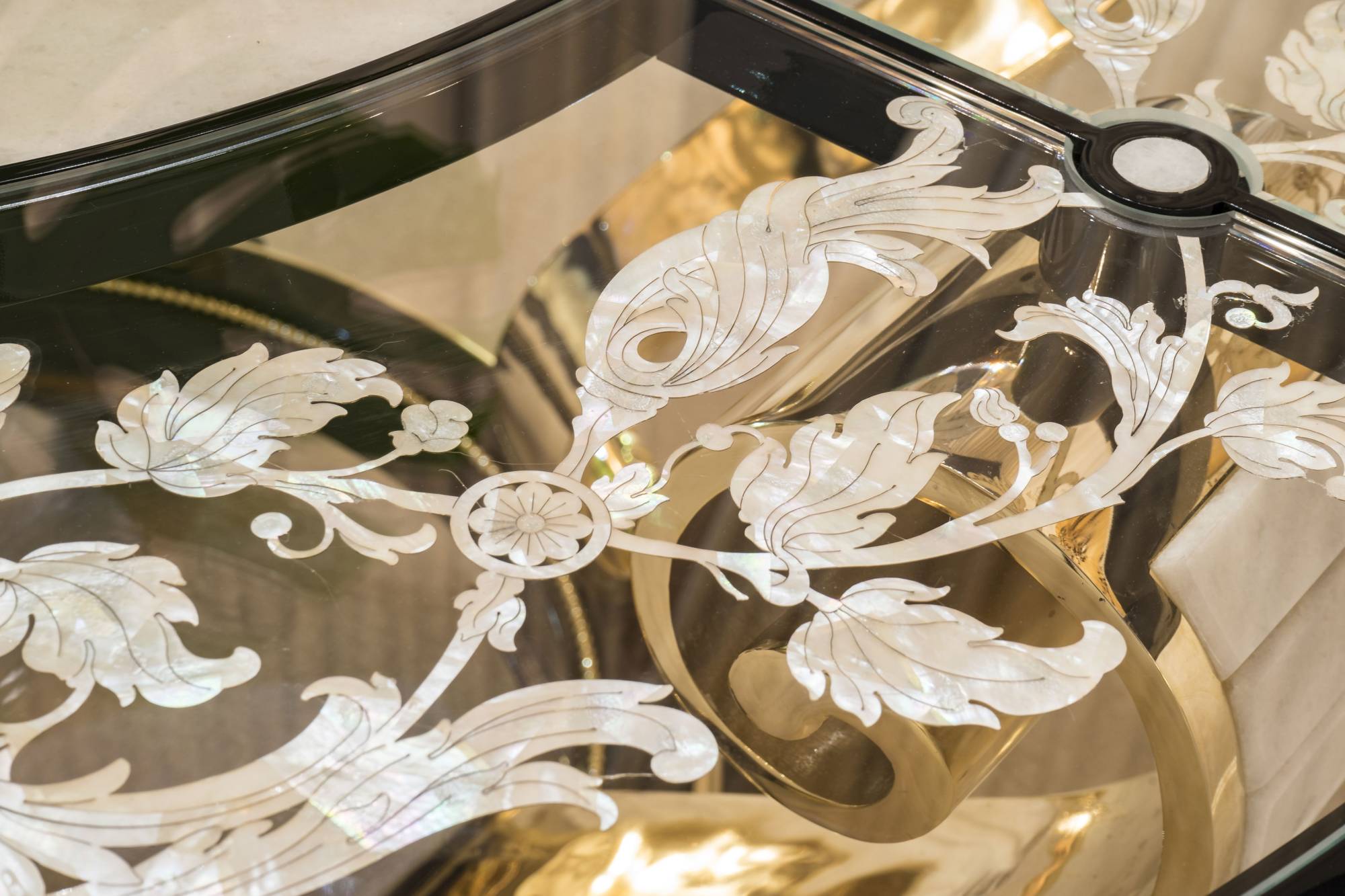 ART. 2084 - Tavoli di lusso in stile contemporaneo made in Italy. Arredamento di lusso italiano C.G. Capelletti
