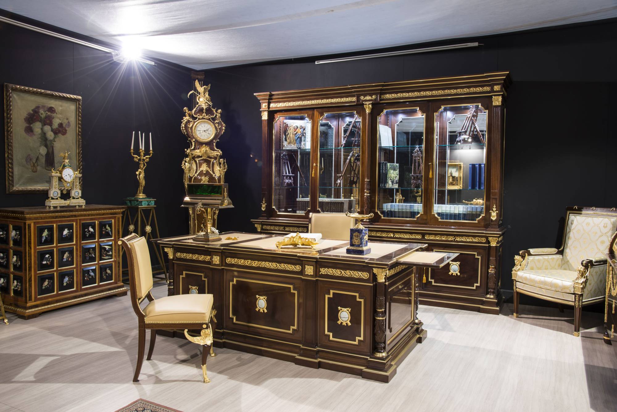 ART. 708-2 - Ambienti con Vetrine e Librerie di lusso C.G. Capelletti in stile classico italiano