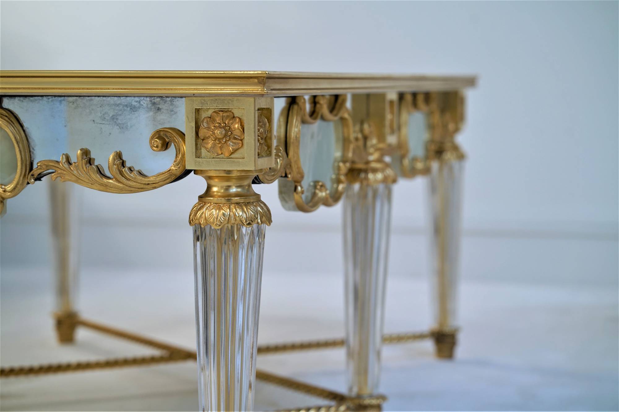 ART. 2192 – C.G. Capelletti Italian Luxury Classic Small tables. Made in Italy classic interior design