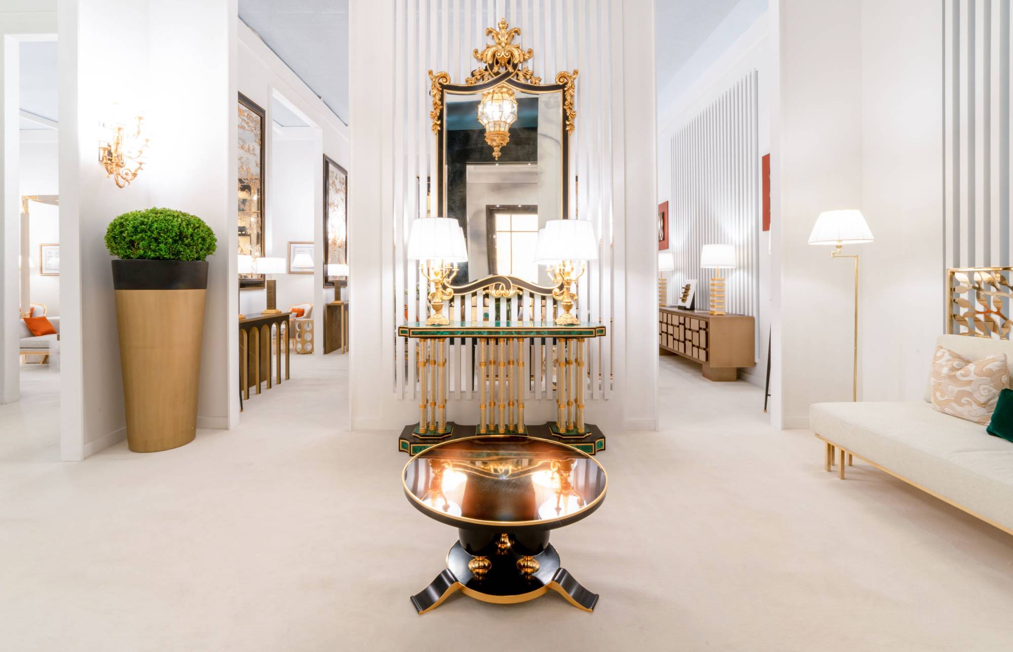cg-capelletti-italian-luxury-furniture-entrance-4