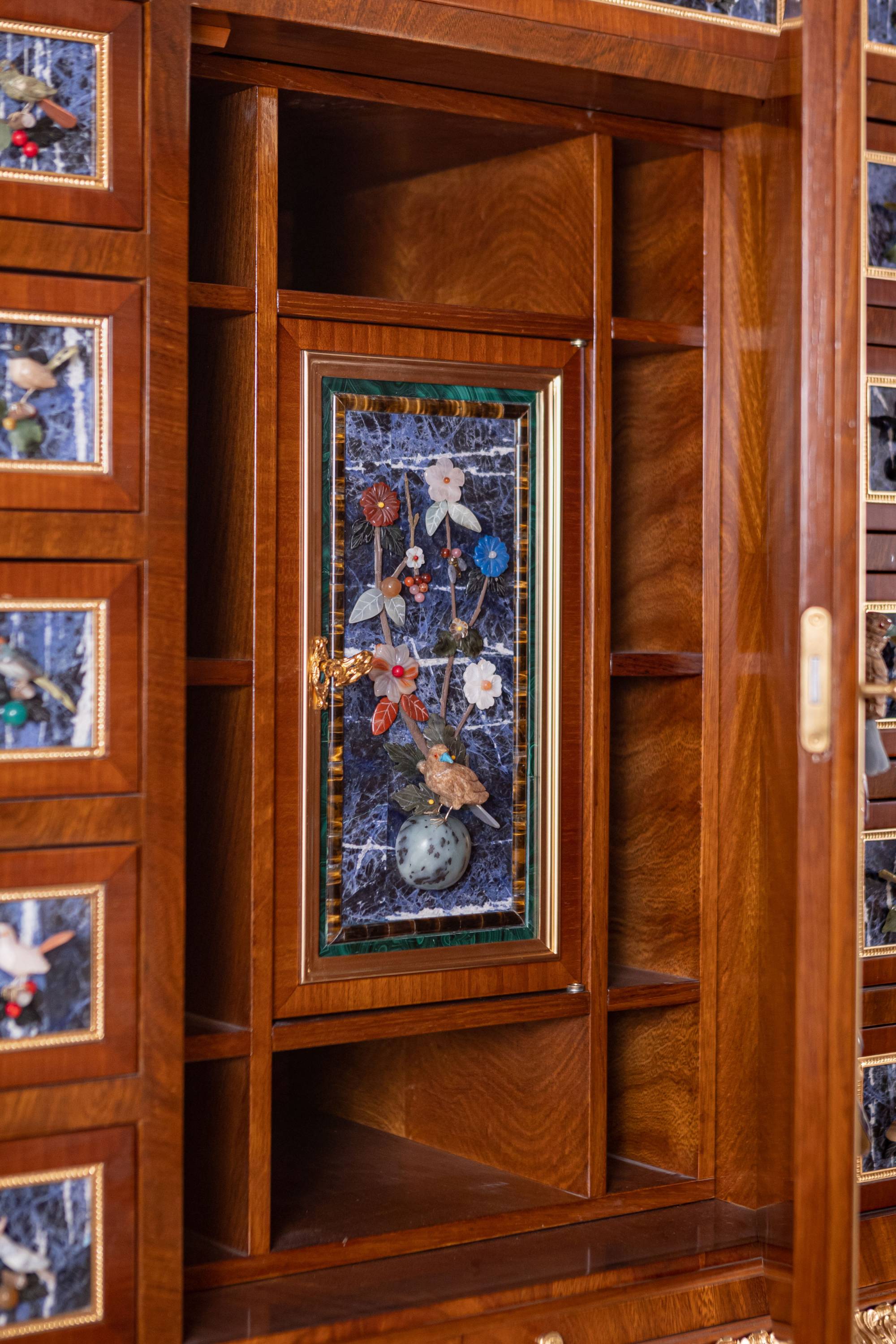 ART. 1014-2 - Masterpieces di lusso in stile contemporaneo made in Italy. Arredamento di lusso italiano C.G. Capelletti