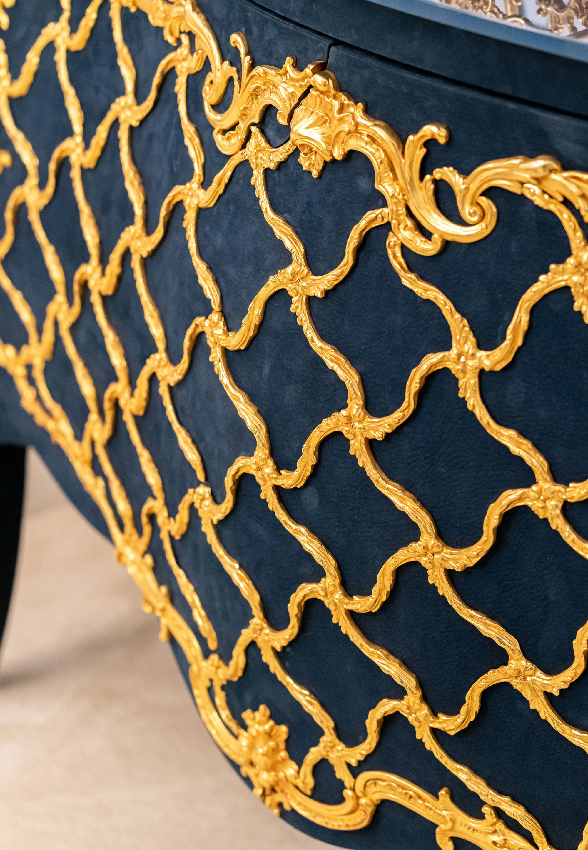 ART. 2283 – The elegance of luxury classic Sideboards made in Italy by C.G. Capelletti.