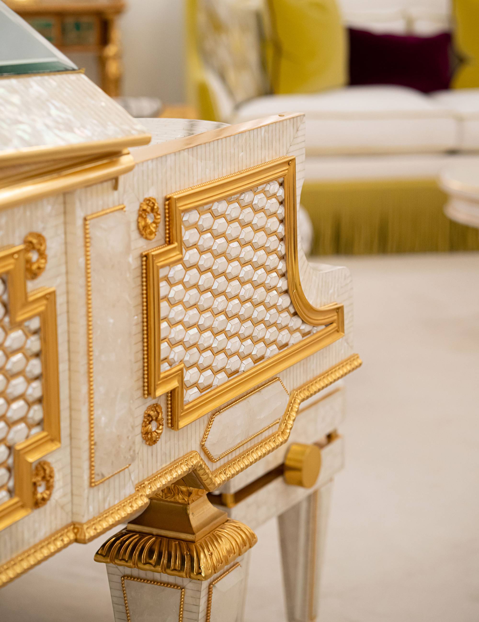ART. 2728 - Pianoforti di lusso in stile contemporaneo made in Italy. Arredamento di lusso italiano C.G. Capelletti