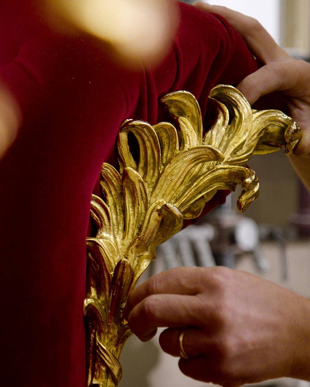 cg-capelletti-Italian-luxury-furniture-craftmanship-artigiano-gold-sofa-velvet-1